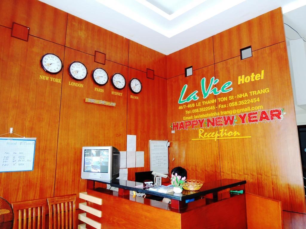 Lavie Hotel Nha Trang Exterior photo